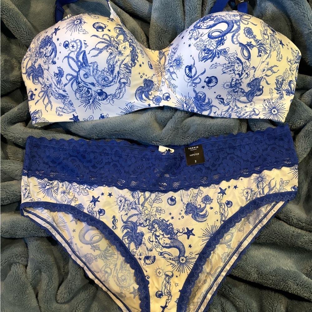 Torrid Bra and Underwear Set Nautical Theme